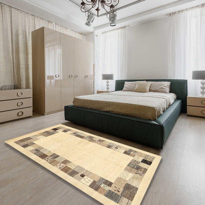 Contemporary Sun Yellow Solid Rug in a Bedroom, con1613
