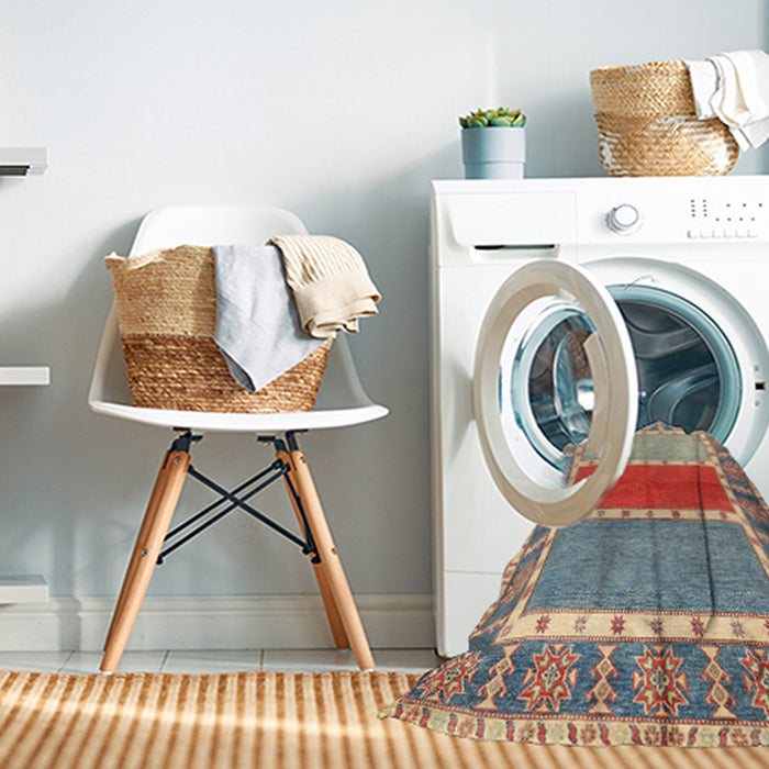 Machine Washable Contemporary Cherry Red Rug in a Washing Machine, wshcon1714