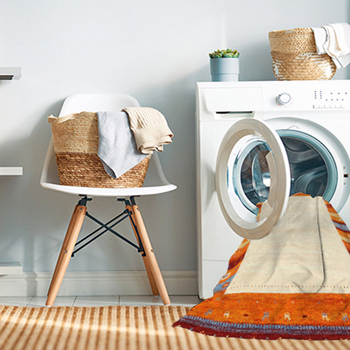 Machine Washable Contemporary Orange Rug in a Washing Machine, wshcon1772