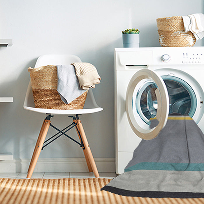 Machine Washable Contemporary Dark Gray Rug in a Washing Machine, wshcon2416