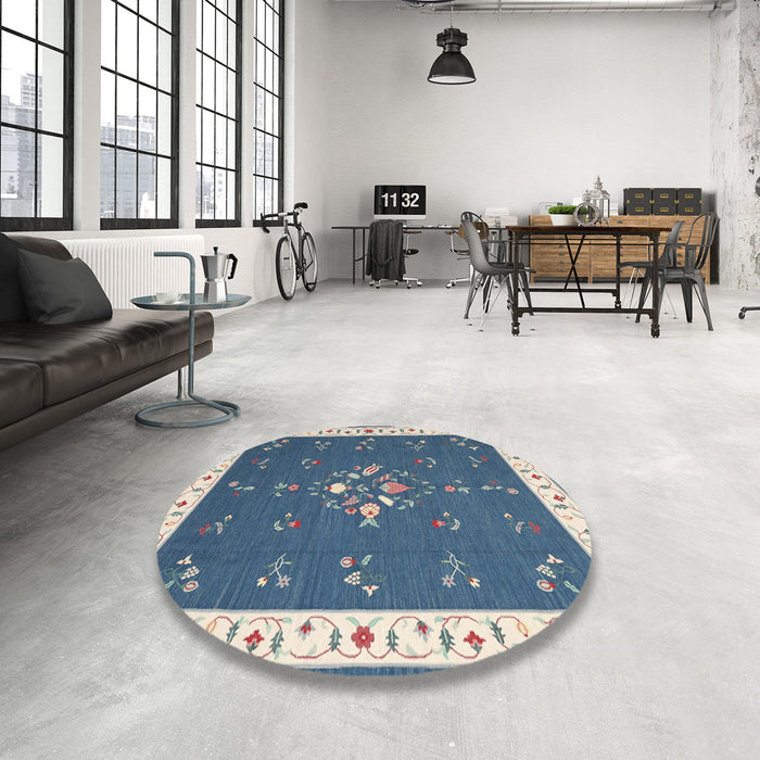 Round Contemporary Dark Gray Modern Rug in a Office, con2434