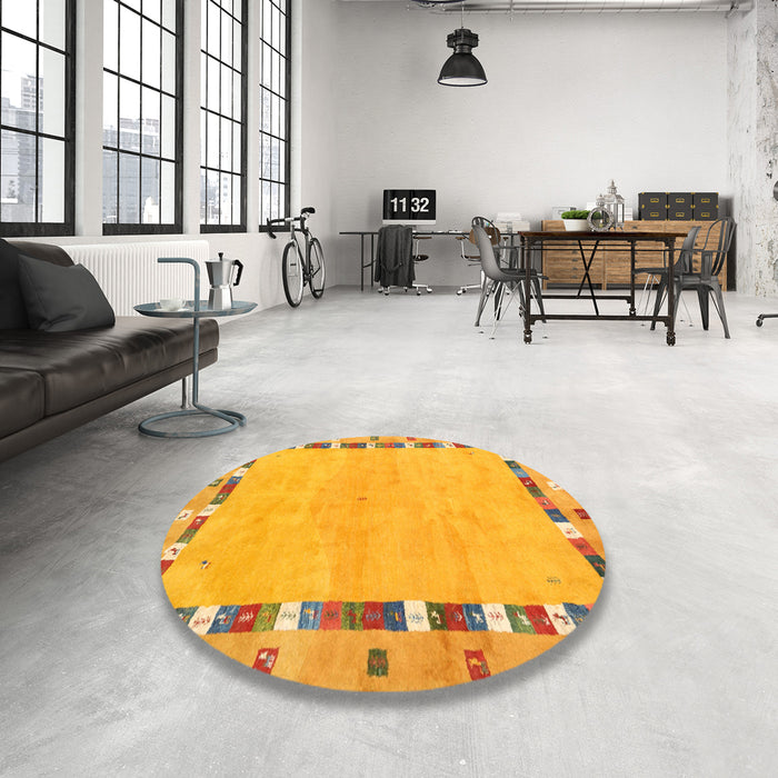 Round Contemporary Orange Modern Rug in a Office, con2703