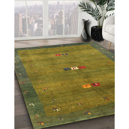 Contemporary Oak Brown Modern Rug in Family Room, con2717