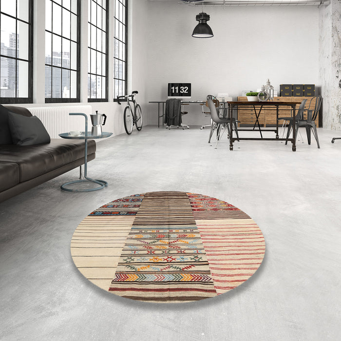 Round Contemporary Chestnut Brown Patchwork Rug in a Office, con2720