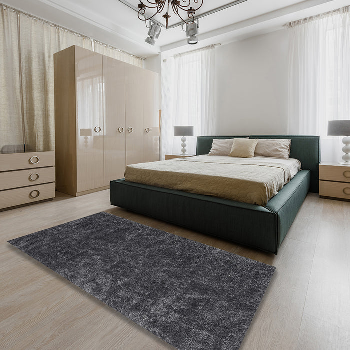 Contemporary Carbon Gray Modern Rug in a Bedroom, con2723