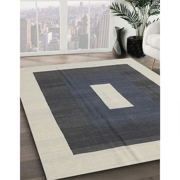 Machine Washable Contemporary Gray Rug in a Family Room, wshcon2736