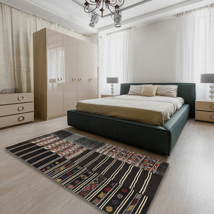 Contemporary Mid Gray Patchwork Rug in a Bedroom, con2859