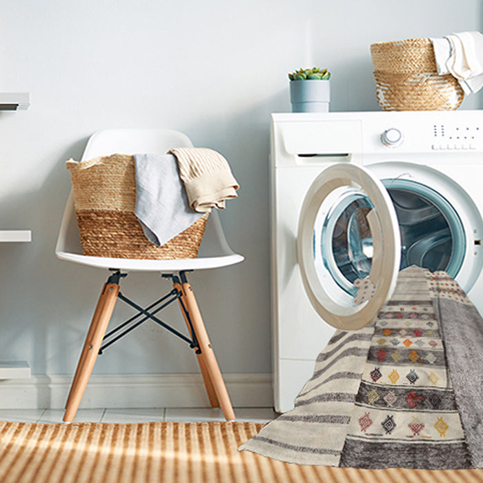 Machine Washable Contemporary Wheat Beige Rug in a Washing Machine, wshcon2860