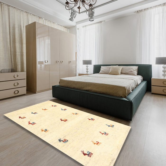 Contemporary Golden Blonde Gold Solid Rug in a Bedroom, con2871
