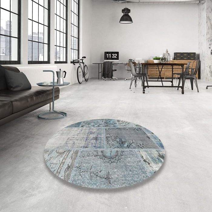 Round Contemporary Grayish Turquoise Green Patchwork Rug in a Office, con2912
