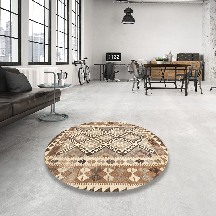 Round Contemporary Brown Southwestern Rug in a Office, con2919