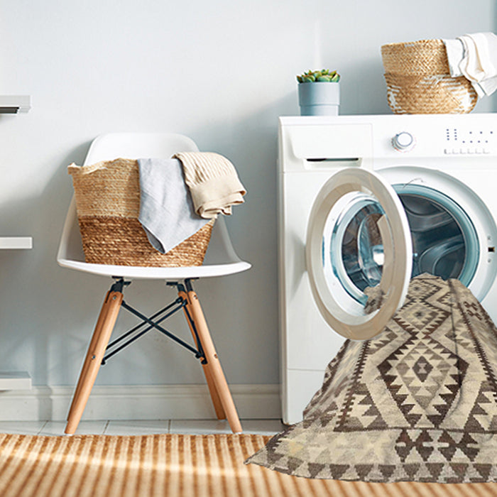 Machine Washable Contemporary Dark Almond Brown Rug in a Washing Machine, wshcon2920