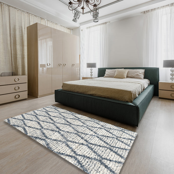 Contemporary Silver Gray Trellis Rug in a Bedroom, con3020