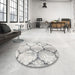 Round Contemporary Dark Gray Abstract Machine Washable Rug in a Office, wshcon3048