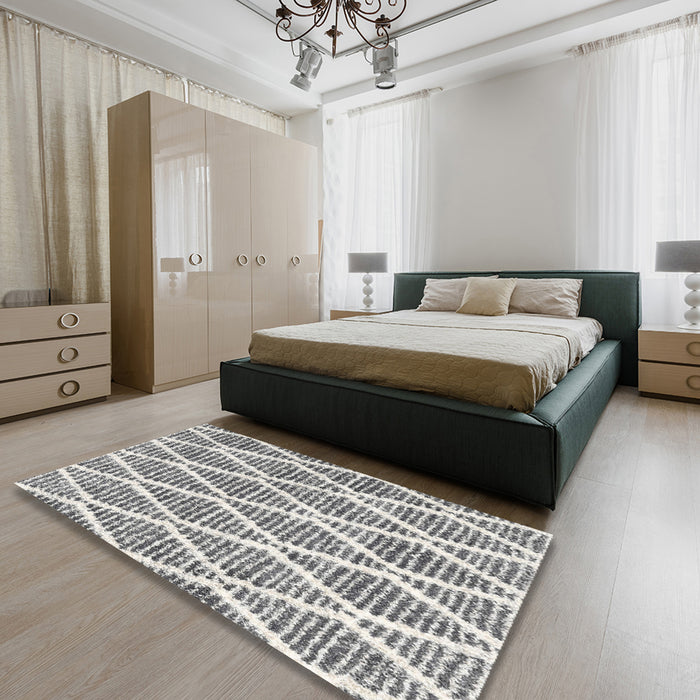 Contemporary Dark White Beige Trellis Rug in a Bedroom, con3056