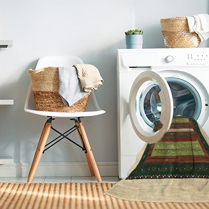 Machine Washable Contemporary Dark Brown Rug in a Washing Machine, wshcon310