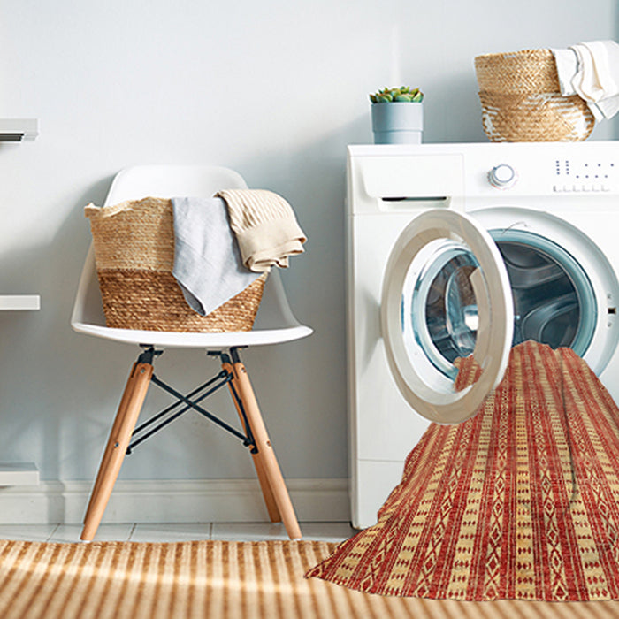 Machine Washable Contemporary Neon Red Rug in a Washing Machine, wshcon329