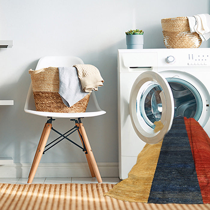 Machine Washable Contemporary Fire Brick Red Rug in a Washing Machine, wshcon340