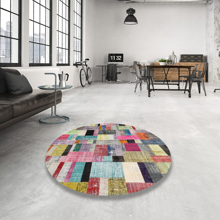 Round Contemporary Raspberry Purple Patchwork Rug in a Office, con371