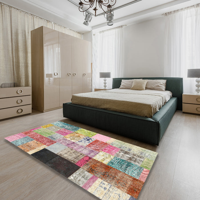 Contemporary Rust Pink Patchwork Rug in a Bedroom, con373