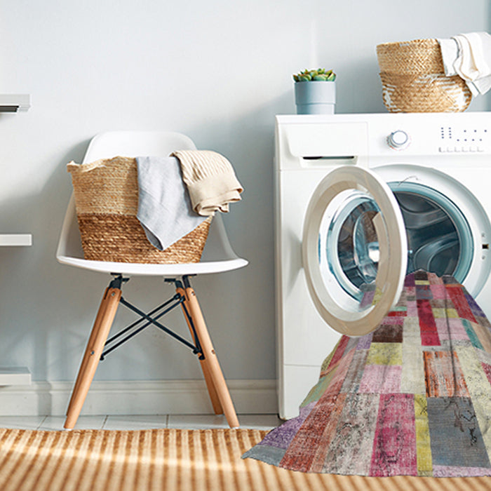 Machine Washable Contemporary Cherry Red Rug in a Washing Machine, wshcon375