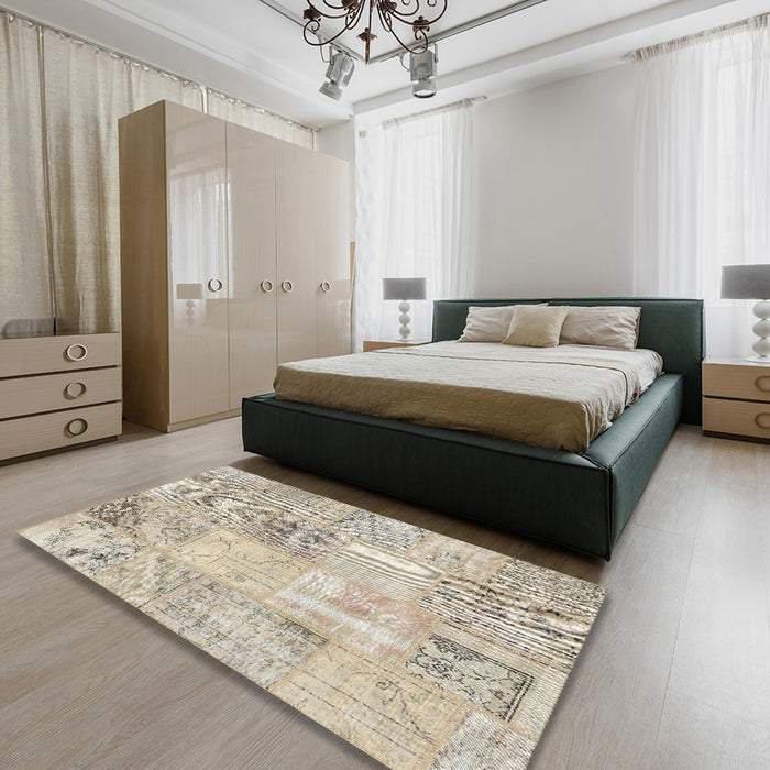 Contemporary Wheat Beige Patchwork Rug in a Bedroom, con397