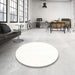 Round Contemporary Ivory White Solid Rug in a Office, con464