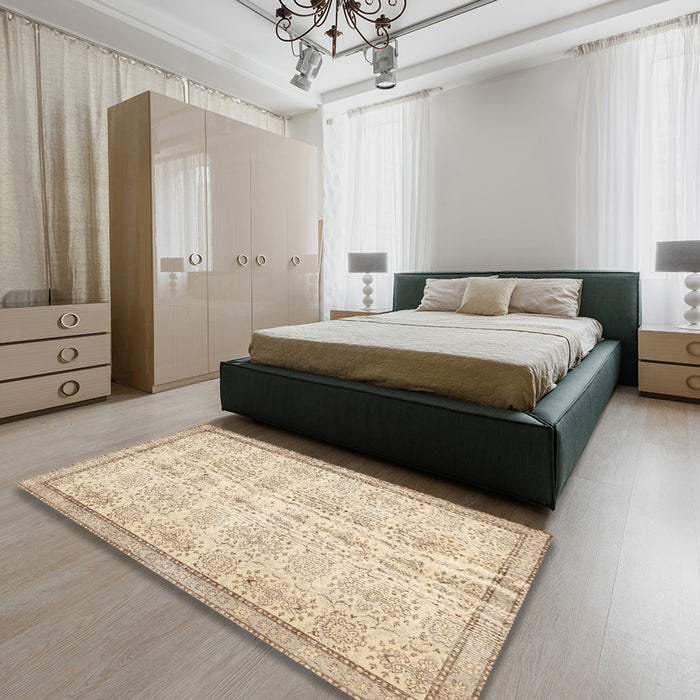 Contemporary Khaki Gold Modern Rug in a Bedroom, con486