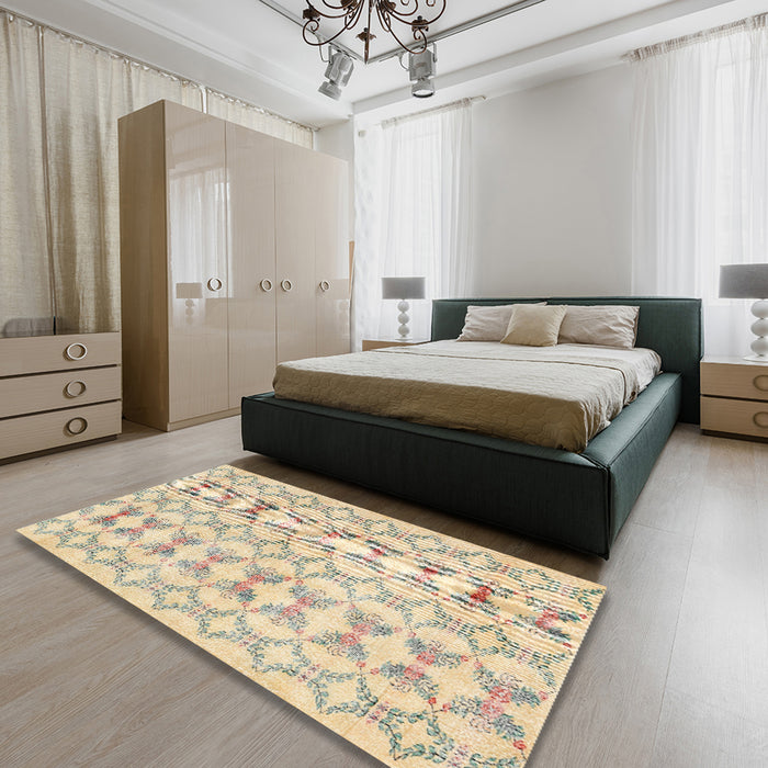 Contemporary Golden Blonde Gold Modern Rug in a Bedroom, con495