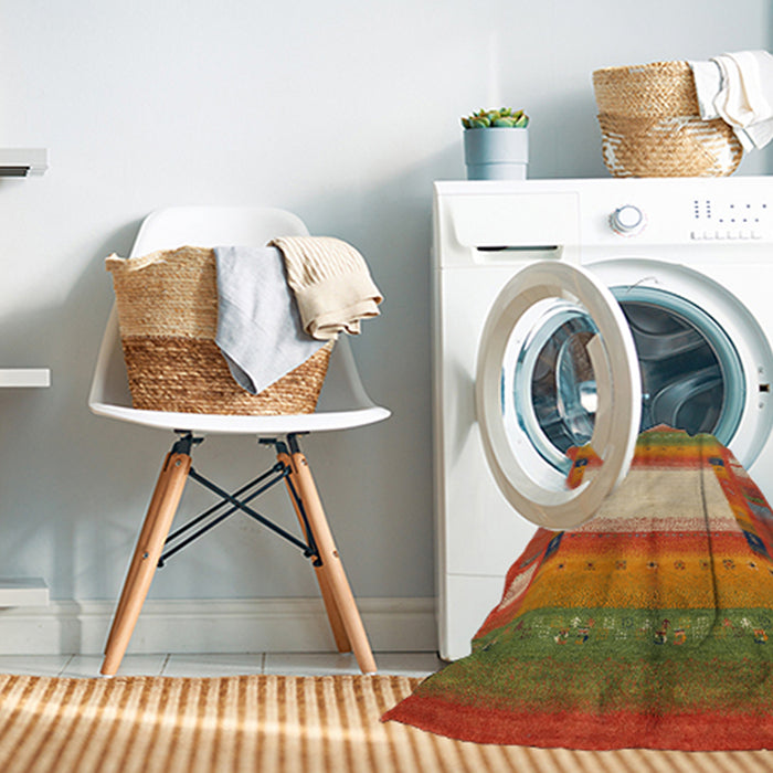 Machine Washable Contemporary Fire Red Rug in a Washing Machine, wshcon504