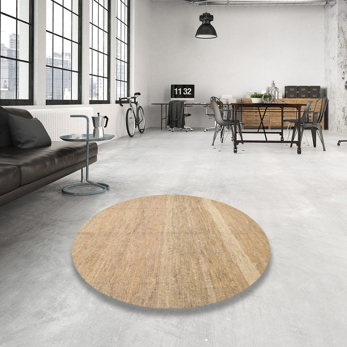 Round Contemporary Brown Modern Rug in a Office, con522