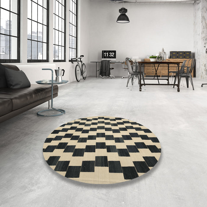 Round Machine Washable Contemporary Brown Rug in a Office, wshcon526