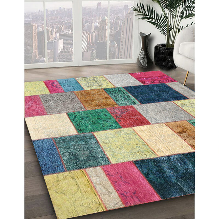 Contemporary Sage Green Patchwork Rug in Family Room, con527