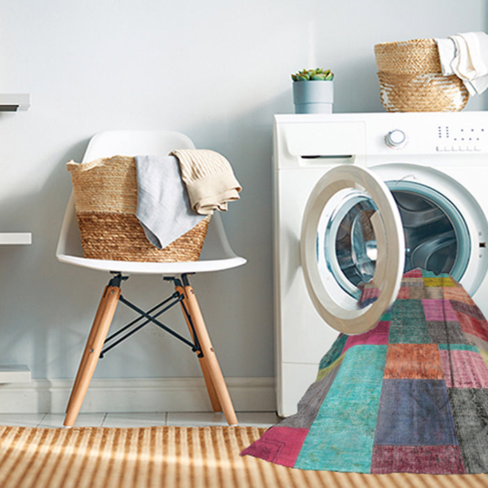 Machine Washable Contemporary Cherry Red Rug in a Washing Machine, wshcon541