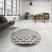 Round Contemporary Dark White Beige Modern Rug in a Office, con557