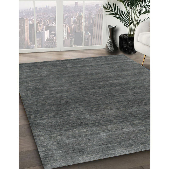 Machine Washable Contemporary Gray Rug in a Family Room, wshcon581