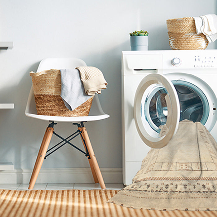 Machine Washable Contemporary Brown Rug in a Washing Machine, wshcon593