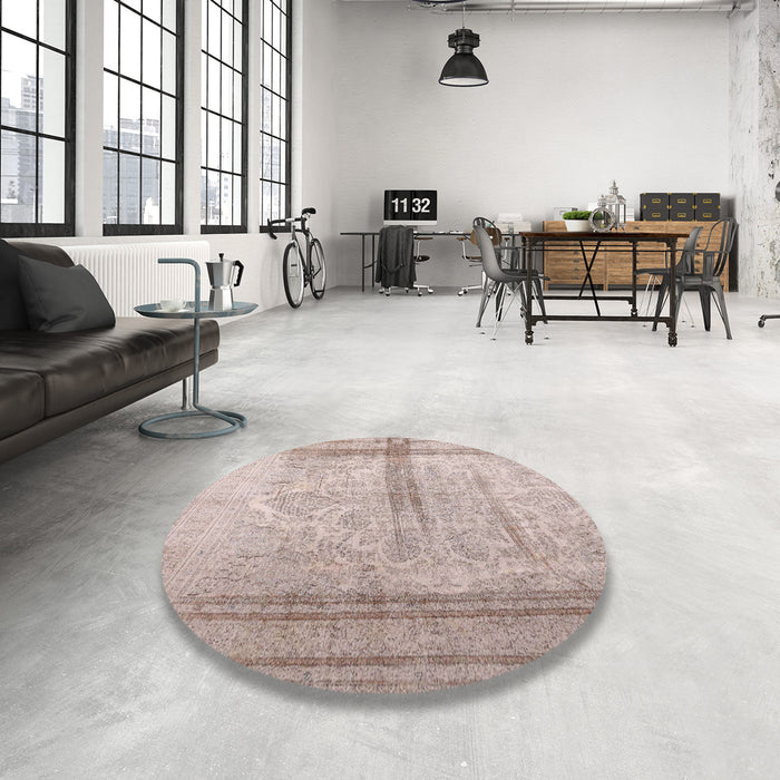 Round Contemporary Rose Pink Modern Rug in a Office, con760