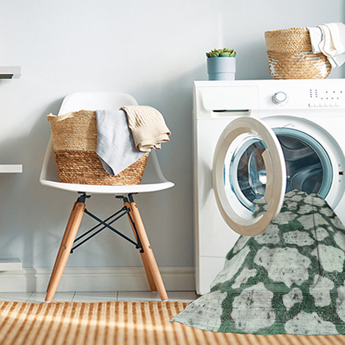 Machine Washable Contemporary Platinum Silver Gray Rug in a Washing Machine, wshcon779