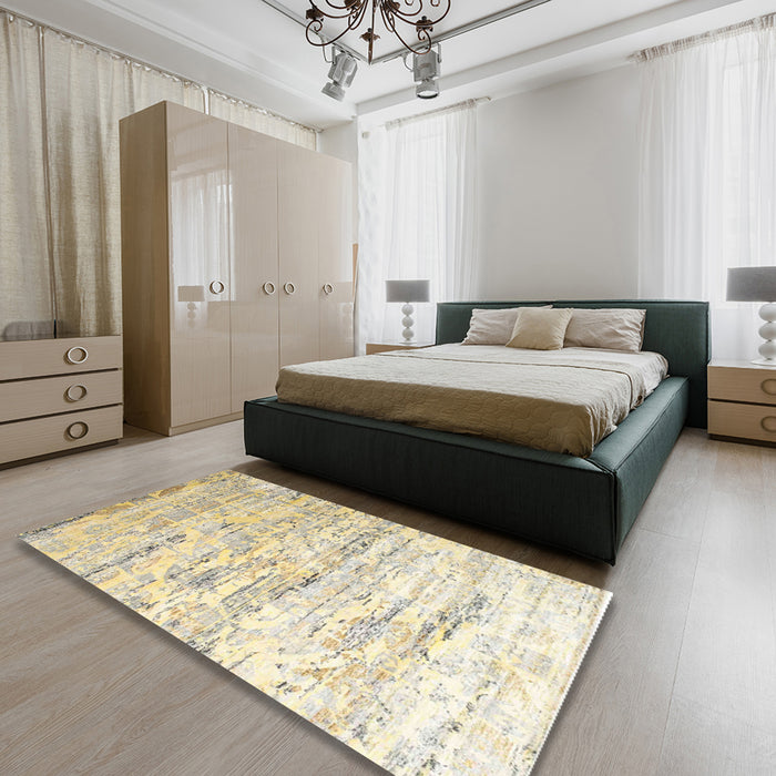 Contemporary Golden Blonde Gold Modern Rug in a Bedroom, con827