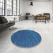 Round Contemporary Blue Modern Rug in a Office, con924