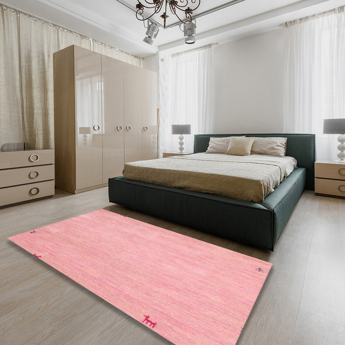 Contemporary Light Coral Pink Modern Rug in a Bedroom, con931