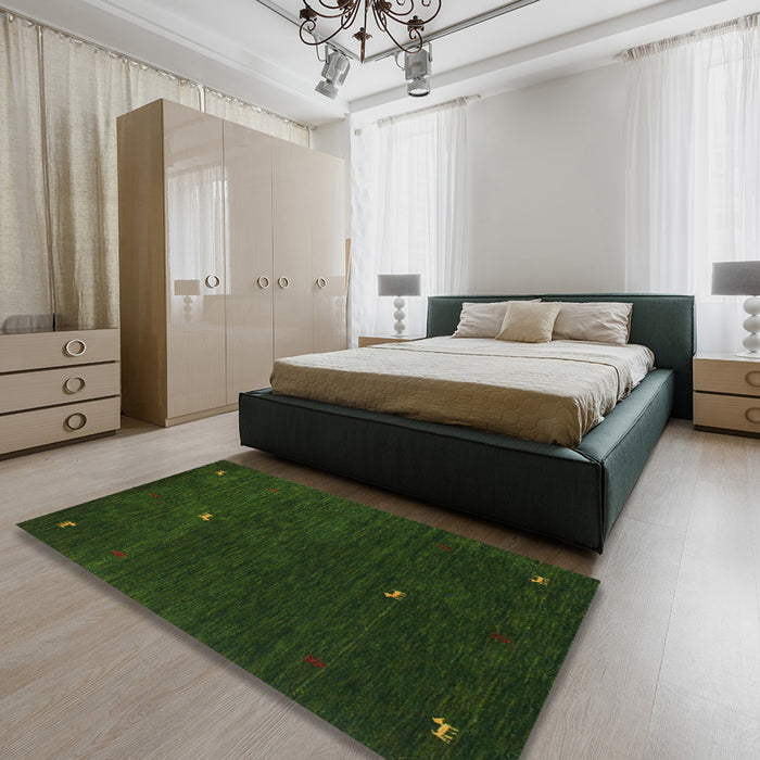 Contemporary Dark Forest Green Modern Rug in a Bedroom, con946