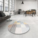 Round Contemporary Dark White Beige Modern Rug in a Office, con957