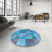 Round Patterned Blue Rug in a Office, pat100lblu