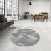 Round Patterned Cloud Gray Rug in a Office, pat1008gry