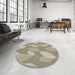 Round Patterned Dark Green Novelty Rug in a Office, pat1008