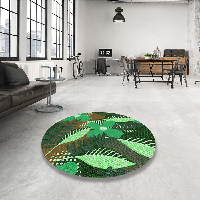 Round Patterned Dark Forest Green Rug in a Office, pat1010grn
