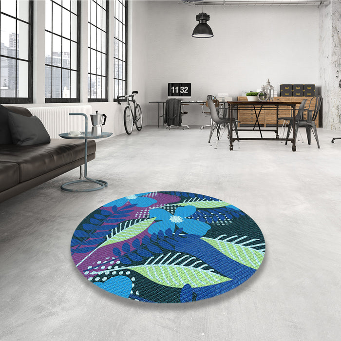 Round Patterned Blue Rug in a Office, pat1010lblu
