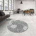 Round Patterned Platinum Gray Rug in a Office, pat1014gry